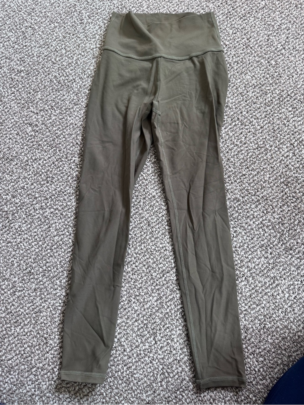 ECHT Olive Green High-Waist Leggings with Scrunch Back